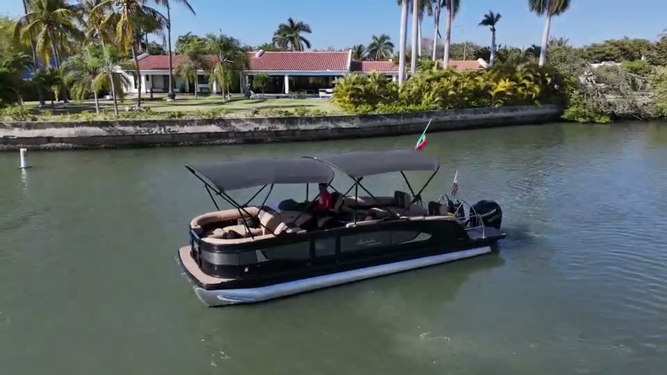 Drone clip of the covered leisure boat